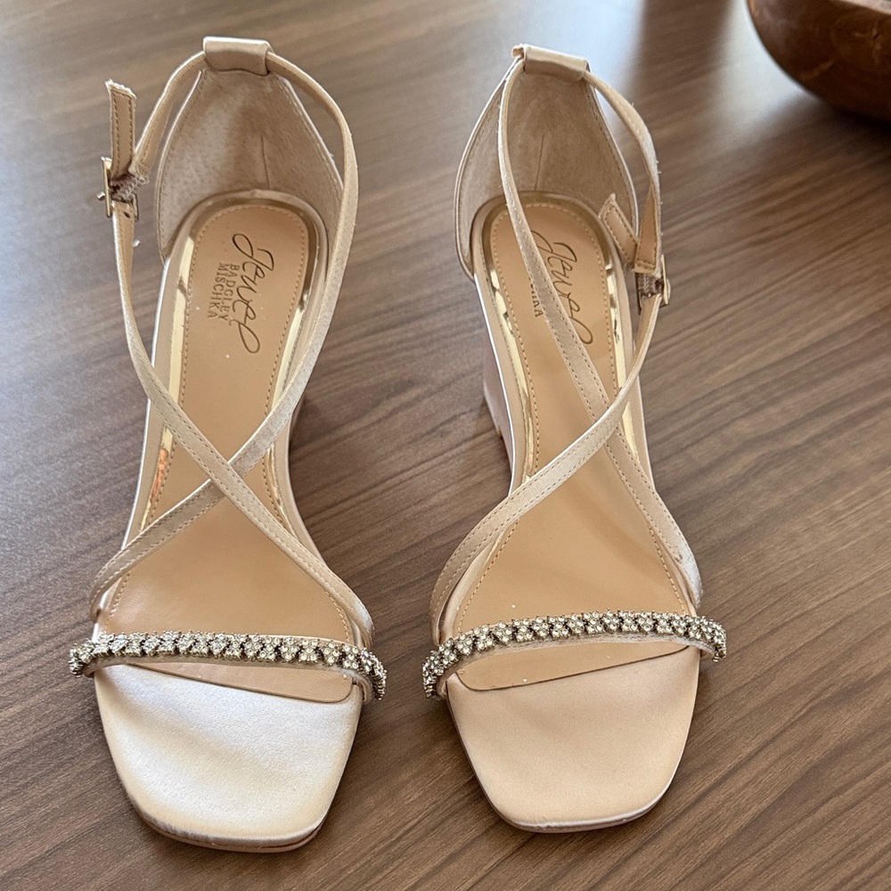 Jewel Badgley Mischka Nude Rhinestone Heels